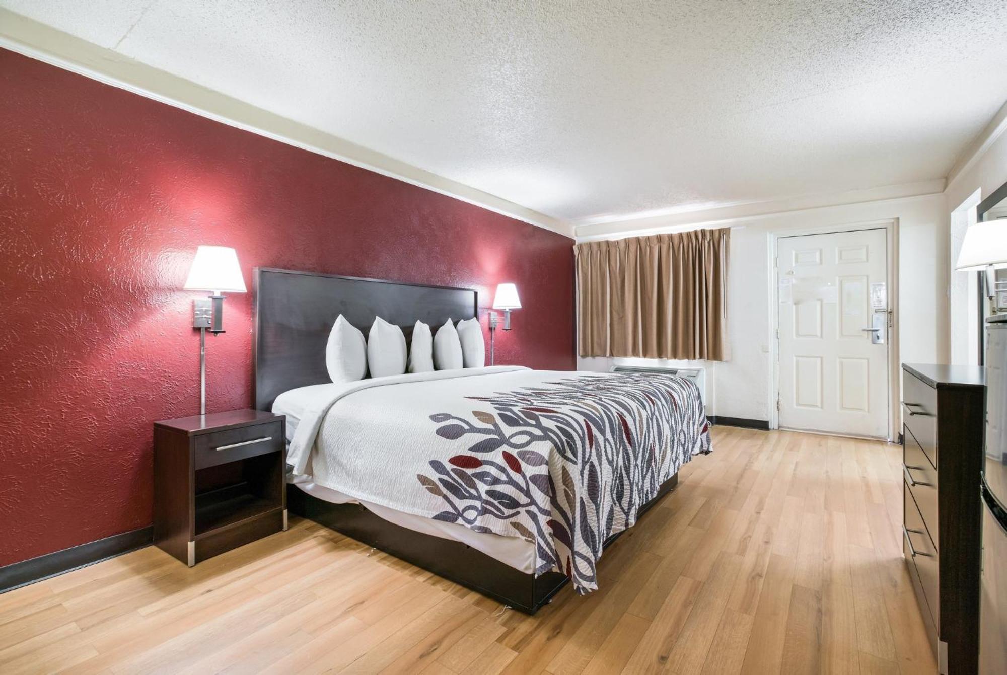 Red Roof Inn North Dallas - Park Central Bagian luar foto