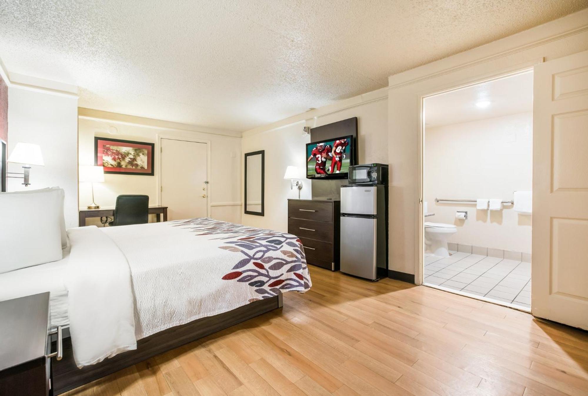 Red Roof Inn North Dallas - Park Central Bagian luar foto