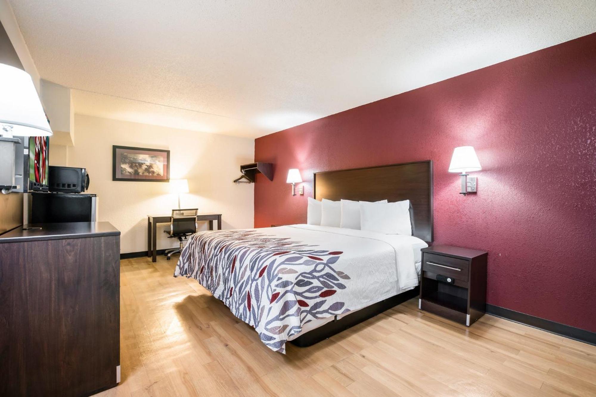 Red Roof Inn North Dallas - Park Central Bagian luar foto