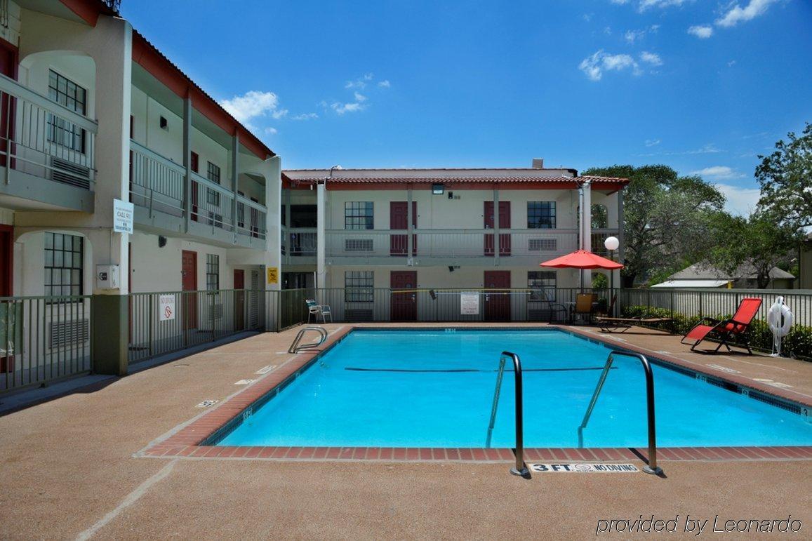 Red Roof Inn North Dallas - Park Central Bagian luar foto