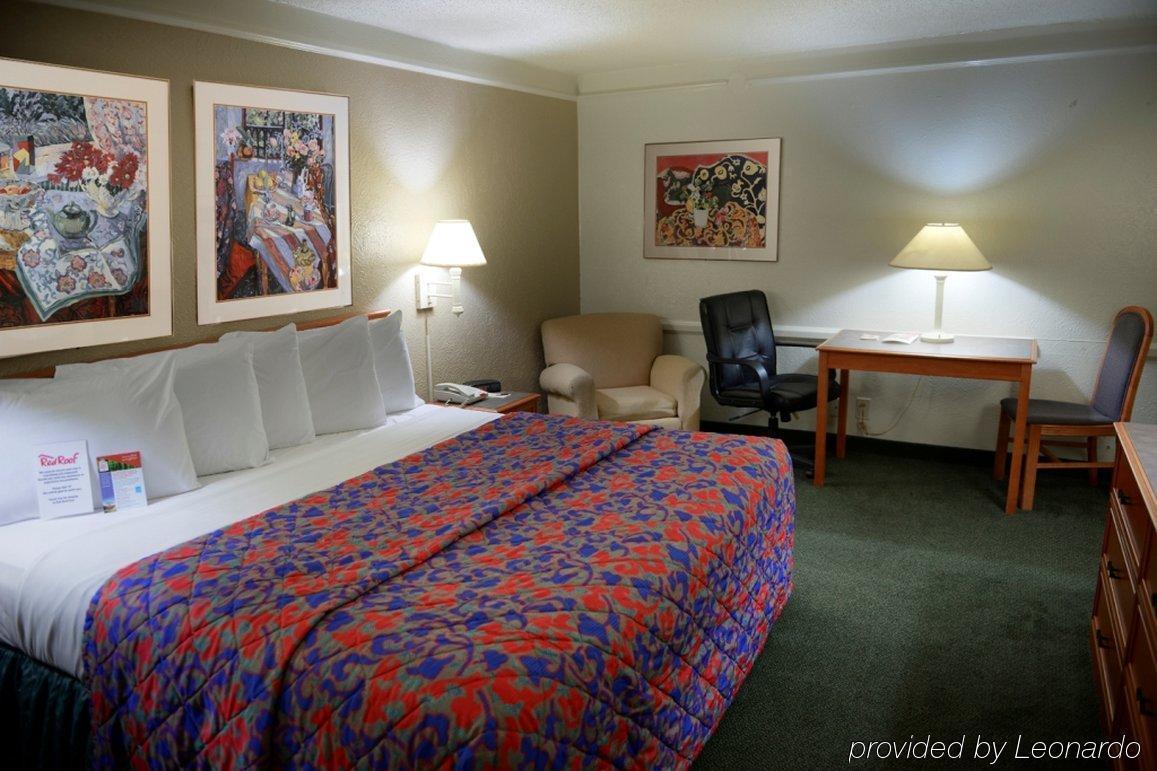 Red Roof Inn North Dallas - Park Central Bagian luar foto