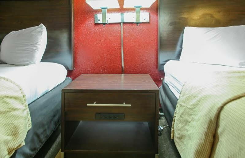 Red Roof Inn North Dallas - Park Central Bagian luar foto